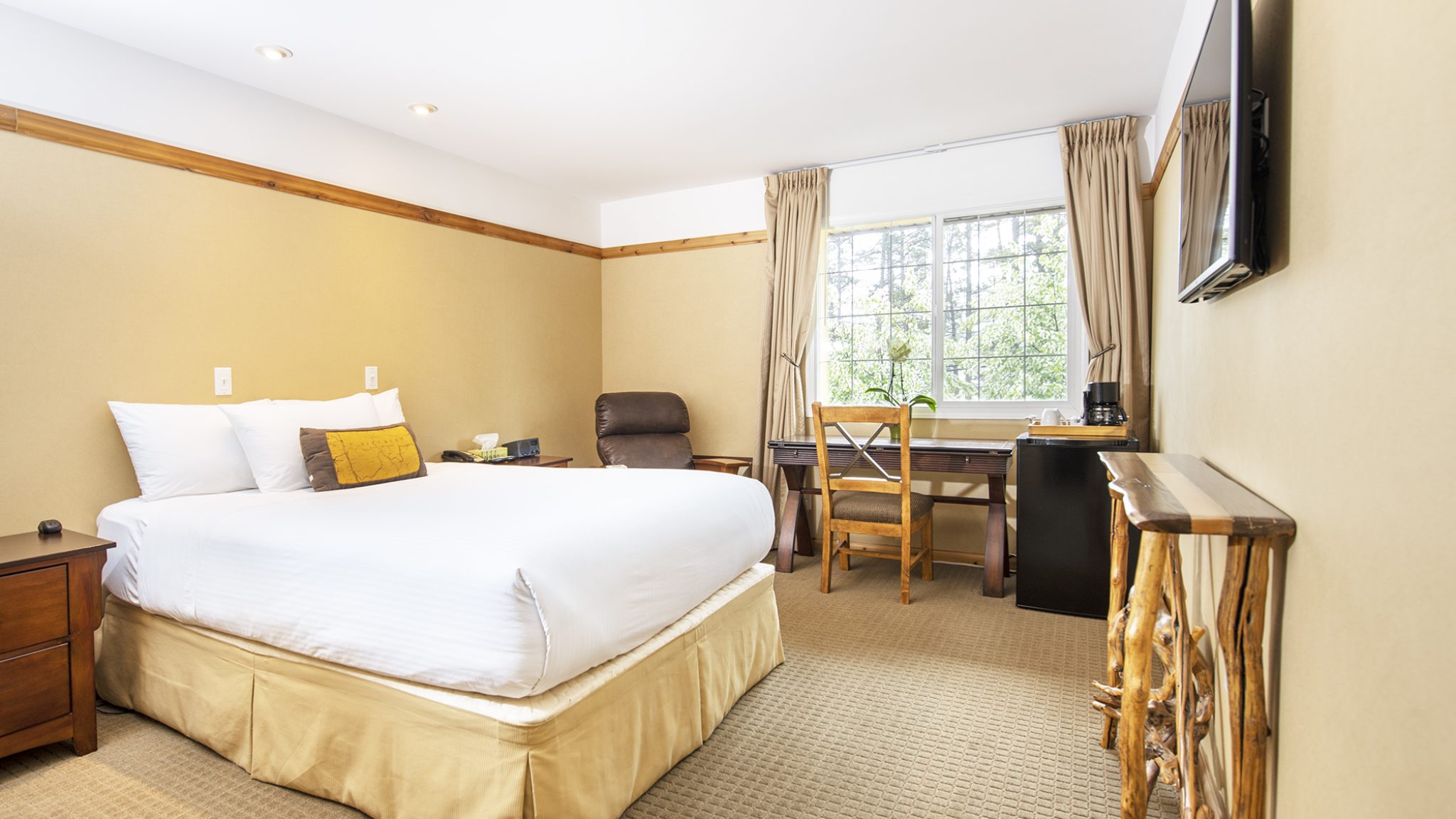 Elizabeth Lake Lodge interiors 052521 3657 WEB