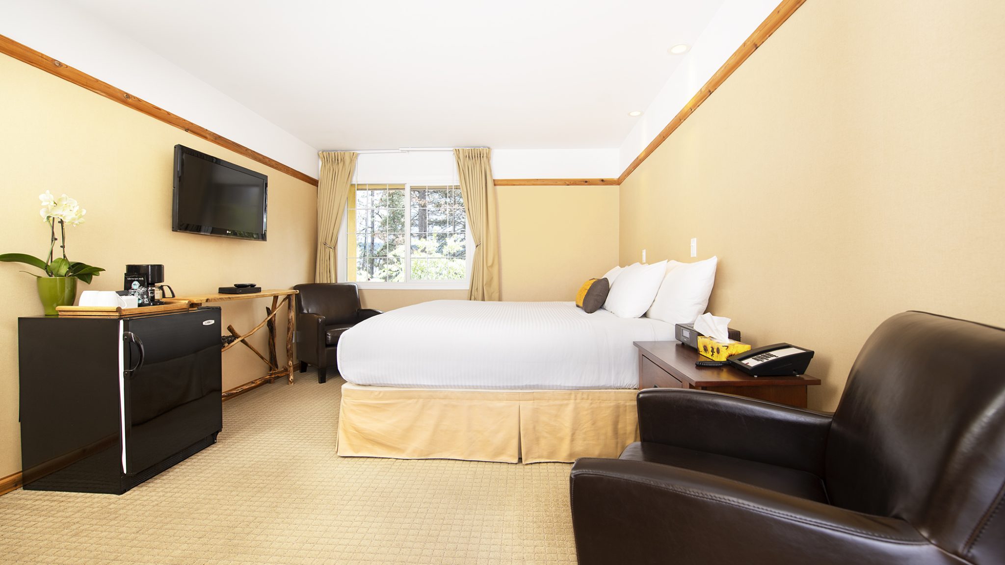 Elizabeth Lake Lodge interiors 052521 3758 WEB