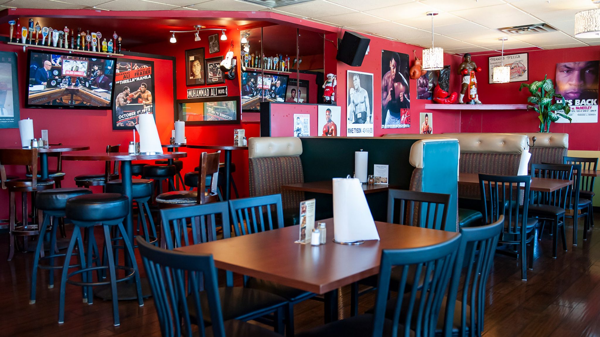 Perry’s Pizza & Grill