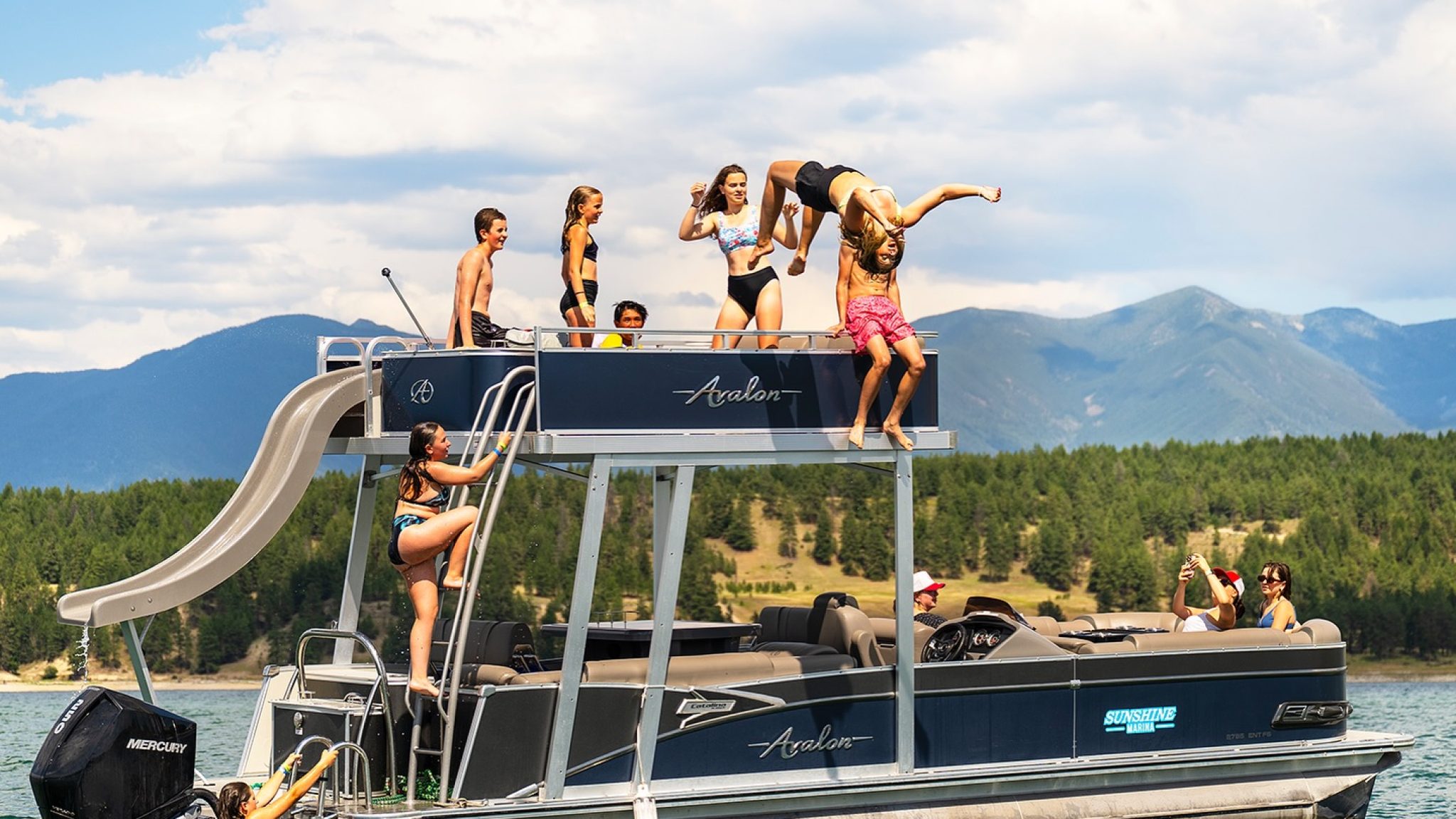 Sunshine Marina and Houseboats